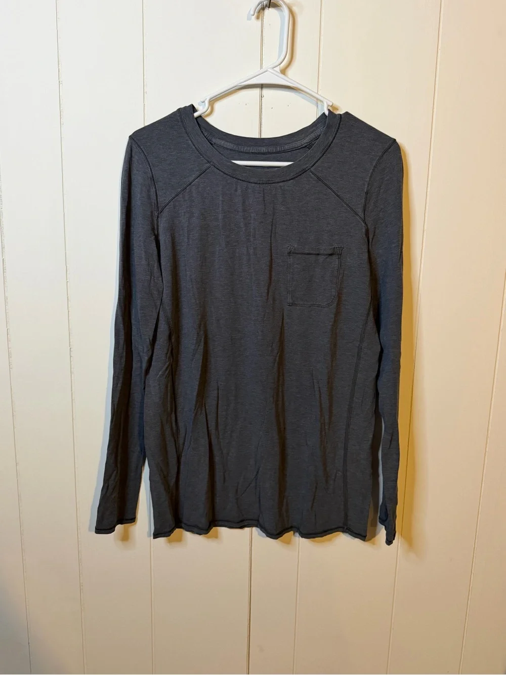 lululemon athletica Long Sleeve Crew Pocket Tee in Dark Charcoal